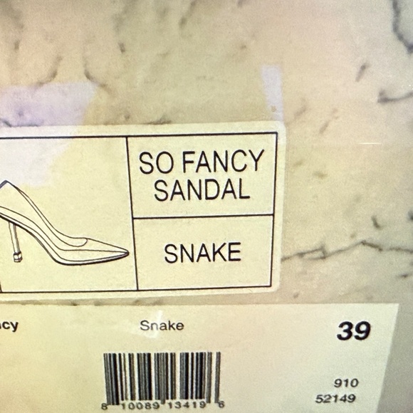 Jessica Rich White and Gold Heels - Picture 16 of 16